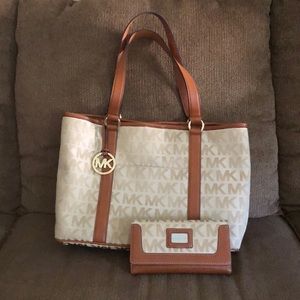 Michael Kors purse and matching wallet